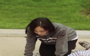 【学校里的疯子】饭店那么多耳目，肯定被抓，还是老实工作吧 23