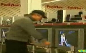 【逗逼说】美女恶搞，商场美女裸聊恶搞