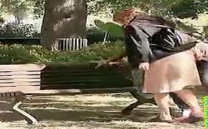 【逗逼说】热辣美女爆笑断脚