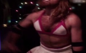 伴娘团太狠 伴郎够机智 每日一囧 106