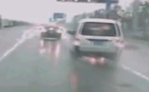 春哥被袭胸啦 每日一囧 183