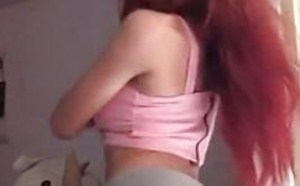 女性屁股又大又圆又翘韩国短裤翘臀热舞