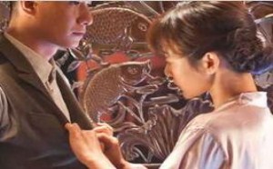 柳岩吻戏脱床衣揉胸大尺度激情视频片段