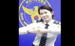 宅男视频福利在线不卡 韩国美女警察撒娇卖萌舞蹈可爱颂