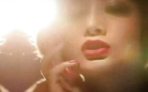 王李丹妮男人装《Ray妖精》巨乳翘臀性感艳照