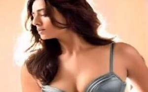 印度美女玛西.吉尔拍写真照集 诱人双乳性感不失矜持