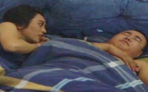 学校里的疯子128 男人出轨后与小三搞在一起